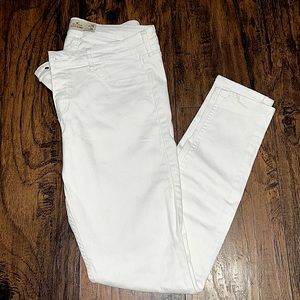 Hollister Co. denim jean. Super skinny. Durable material.